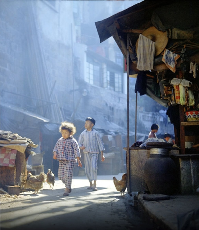 Color Photographs From Master Photographer Fan Ho 