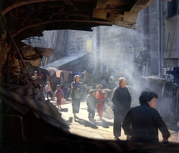 Color Photographs From Master Photographer Fan Ho 