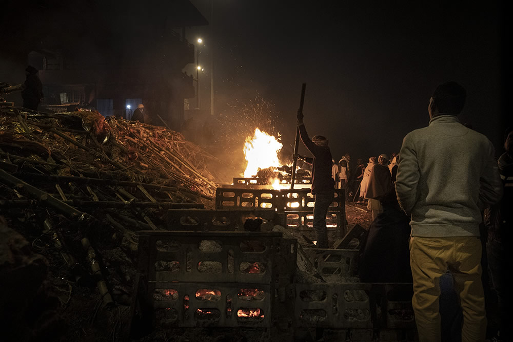 Manikarnika: The Historical Ghat Of Varanasi By Sudipta Das