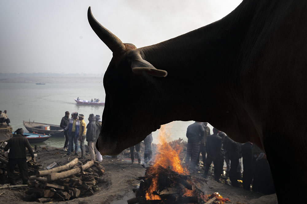 Manikarnika: The Historical Ghat Of Varanasi By Sudipta Das