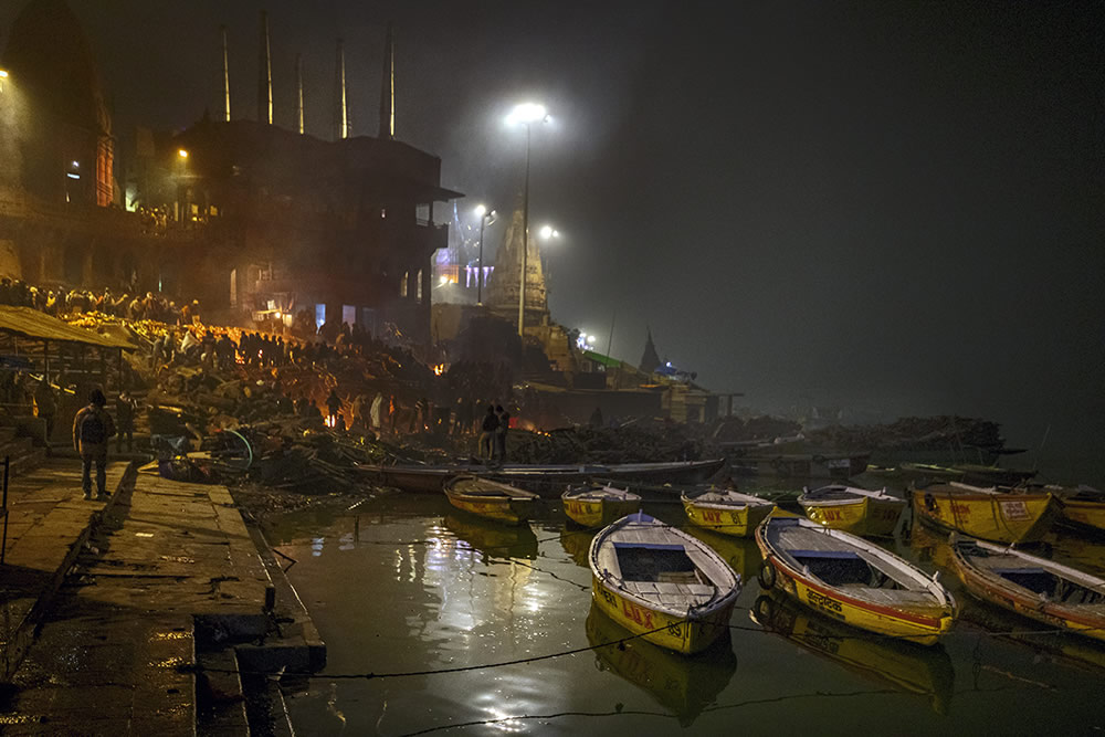 Manikarnika: The Historical Ghat Of Varanasi By Sudipta Das