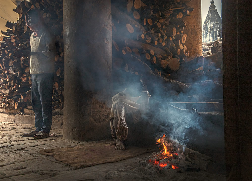 Manikarnika: The Historical Ghat Of Varanasi By Sudipta Das