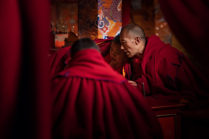 The Daily Life Of Tibetan Buddhist In The Temple By Li Ye 