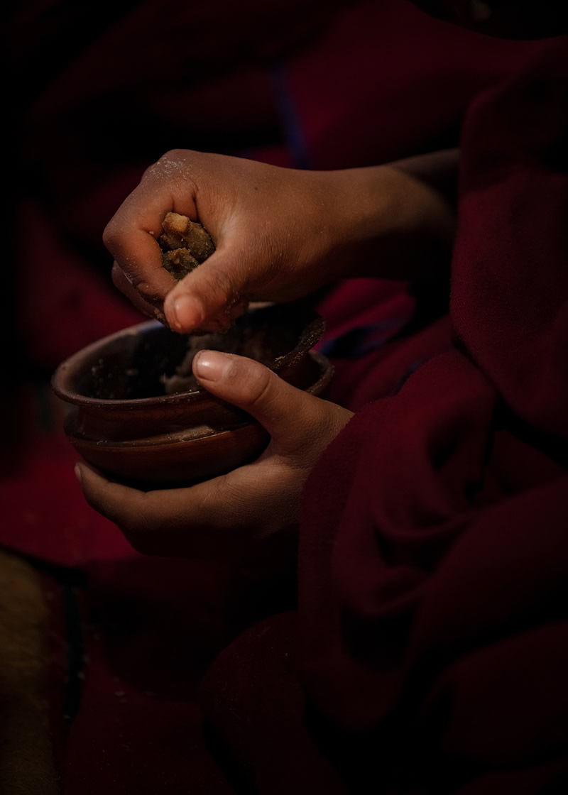 The Daily Life Of Tibetan Buddhist In The Temple By Li Ye 