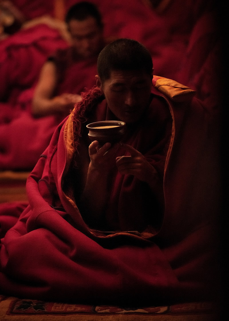 The Daily Life Of Tibetan Buddhist In The Temple By Li Ye 