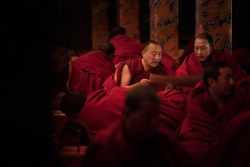 The Daily Life Of Tibetan Buddhist In The Temple By Li Ye 