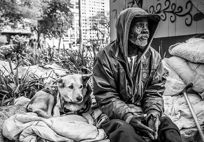 The Lives Of Homeless People And Their Dogs: 30 Touching Photographs From MRSC IG Page