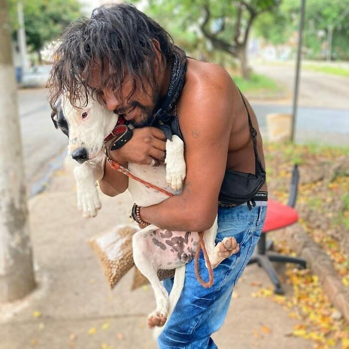 The Lives Of Homeless People And Their Dogs: 30 Touching Photographs From MRSC IG Page