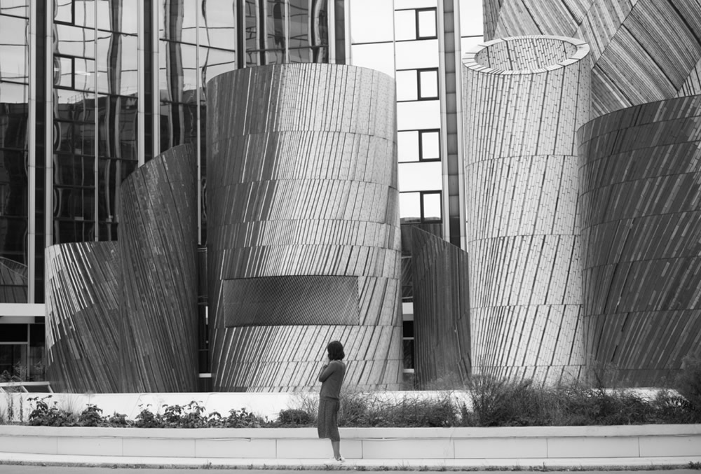 Back to la Défense: Photo Series By Adriana Ferrarese