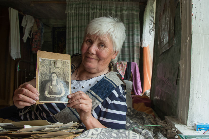 Photographer Olga Kouznetsova Captured 73-Year-Old Woman Living Alone On The Edge Of Civilization