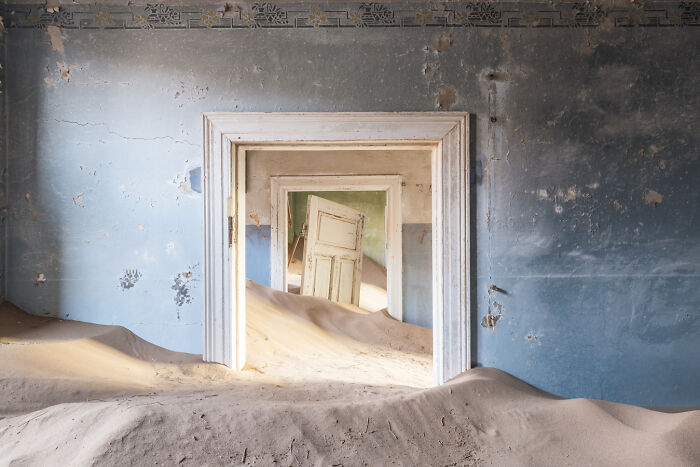 What If We Disappeared: The World Without Us, Photo Project About Abandoned Locations By Romain Veillon