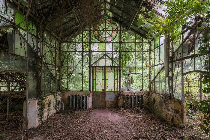 What If We Disappeared: The World Without Us, Photo Project About Abandoned Locations By Romain Veillon