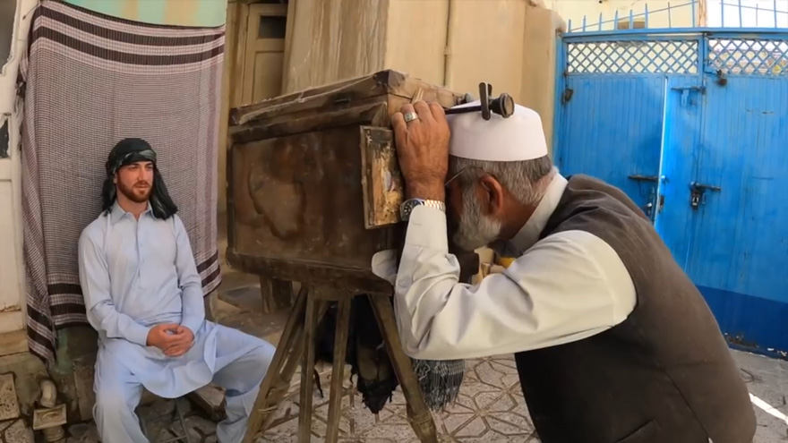 This Afghan Photographer Is Still Using A 100-Year-Old Camera To This Day