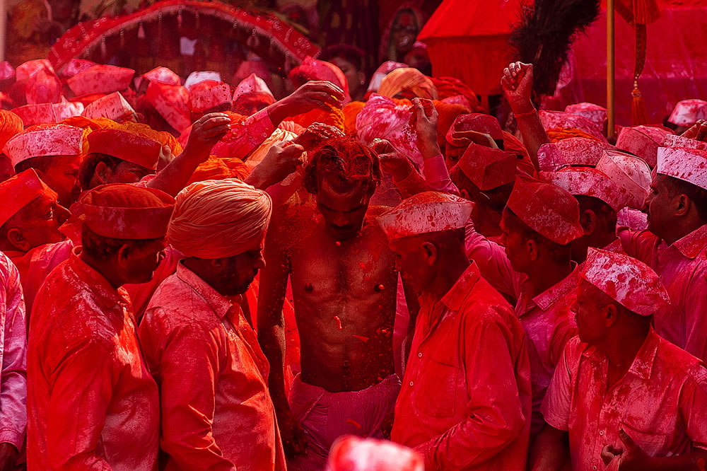 The Red Festival: An Amazing Photo Series By Vedant Kulkarni