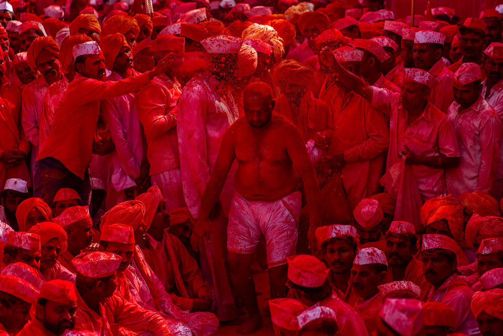 The Red Festival: An Amazing Photo Series By Vedant Kulkarni