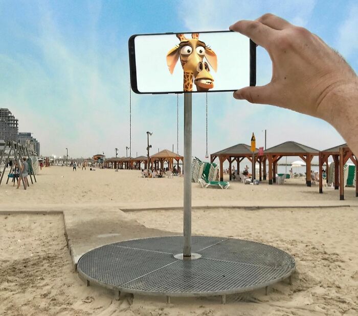 Everyday Objects To Life With Smartphone by Yahav Draizin