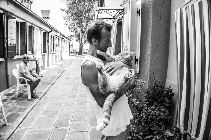 Photographs Of People With Their Cats In Venice, Italy By Marianna Zampieri