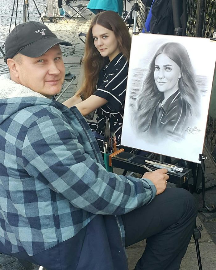 Russian Artist Nikolay Yarakhtin Amazingly Draws Realistic Portraits In Just One Hour