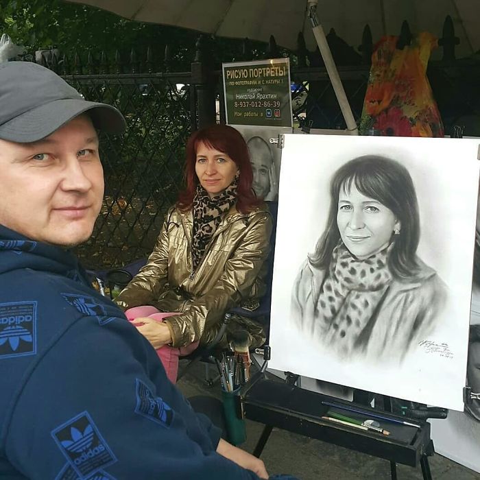 Russian Artist Nikolay Yarakhtin Amazingly Draws Realistic Portraits In Just One Hour