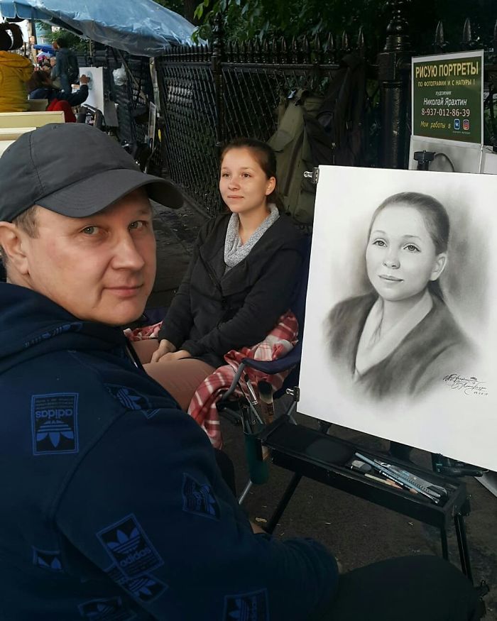 Russian Artist Nikolay Yarakhtin Amazingly Draws Realistic Portraits In Just One Hour