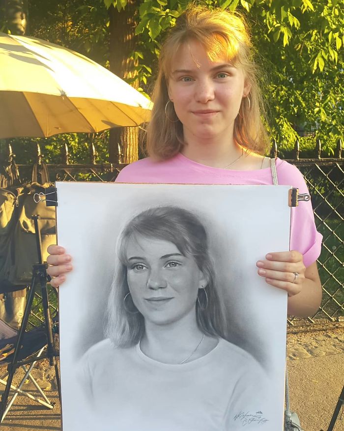 Russian Artist Nikolay Yarakhtin Amazingly Draws Realistic Portraits In Just One Hour