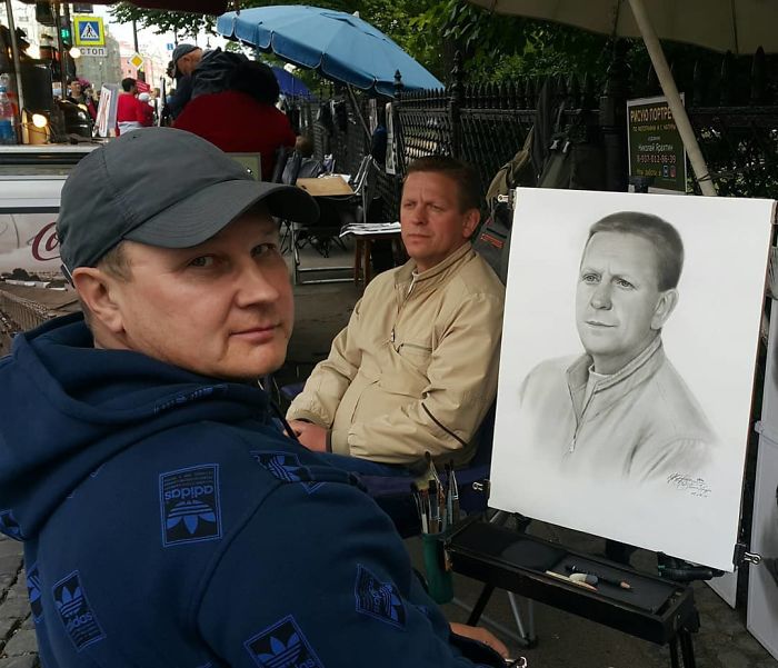 Russian Artist Nikolay Yarakhtin Amazingly Draws Realistic Portraits In Just One Hour