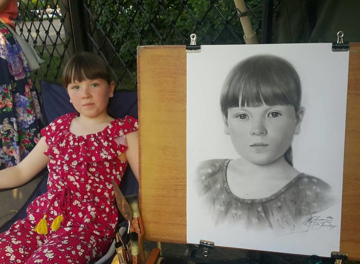 Russian Artist Nikolay Yarakhtin Amazingly Draws Realistic Portraits In Just One Hour