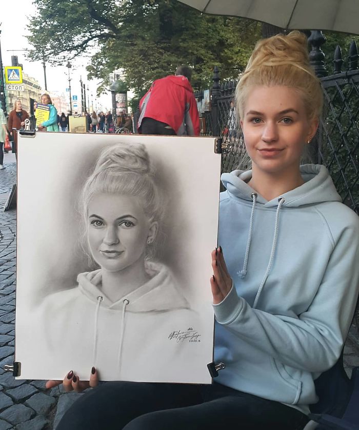 Russian Artist Nikolay Yarakhtin Amazingly Draws Realistic Portraits In Just One Hour