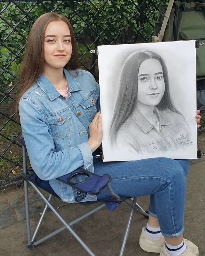 Russian Artist Nikolay Yarakhtin Amazingly Draws Realistic Portraits In Just One Hour