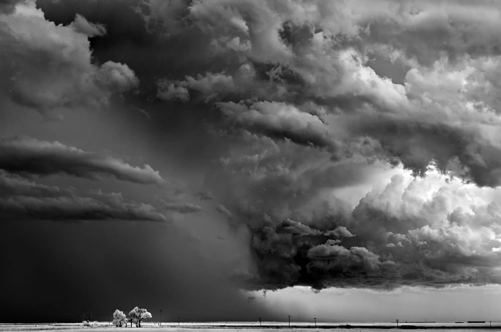 Photographer Mitch Dobrowner Captured Raw Elegance and Unpredictable Storms