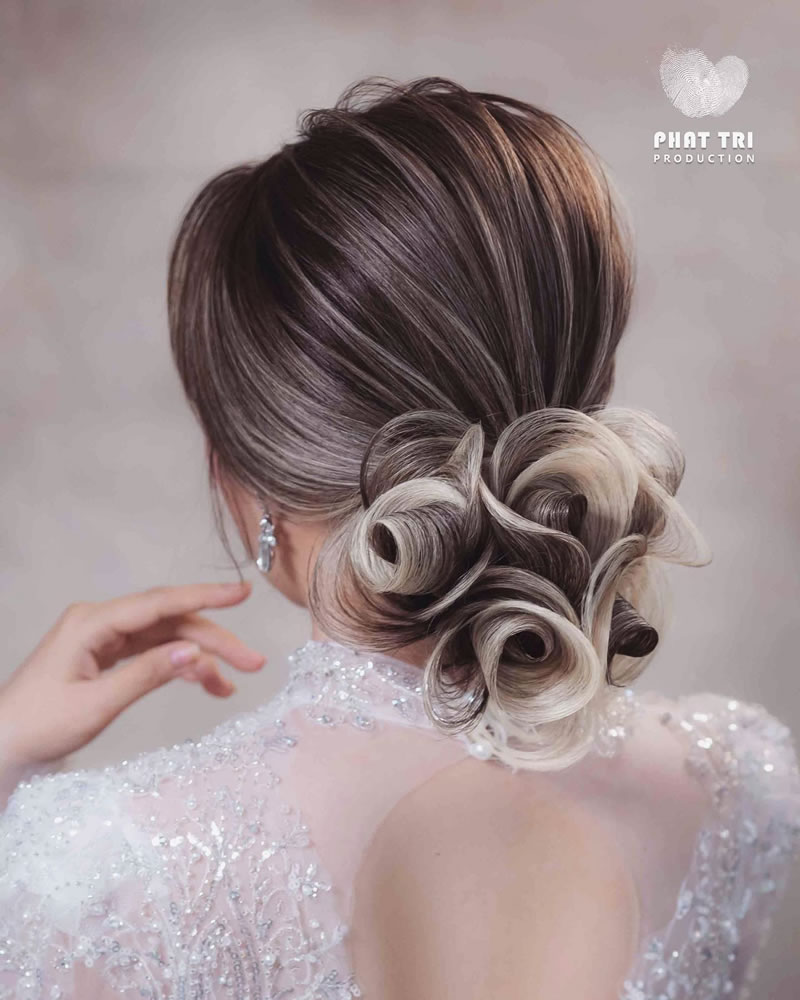 Beautiful Hairstyles That Look Like Ornate Flowers