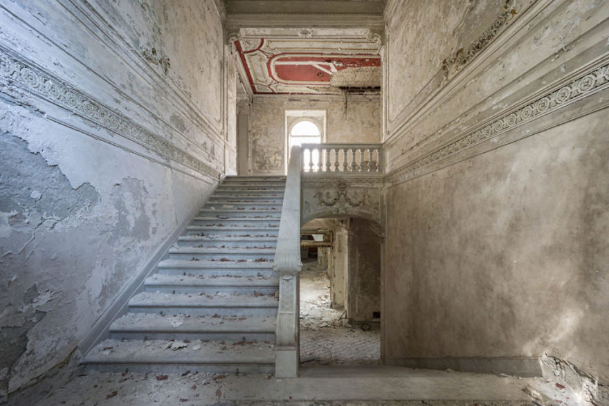 The Elegance Of Abandoned Places By Romain Thiery