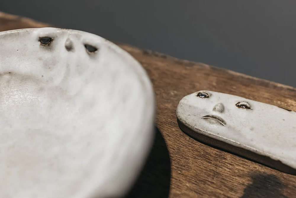 Emotive Little Faces Sculptures by Fan Yanting