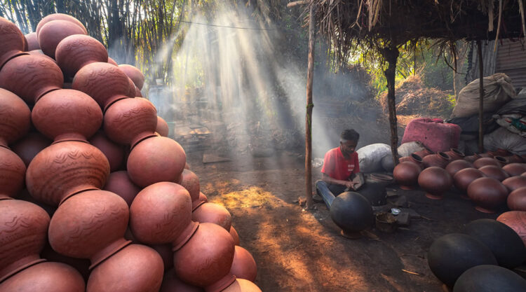 Lost Village Of Pottery: Photo Series By Indian Photographer Vedant Kulkarni