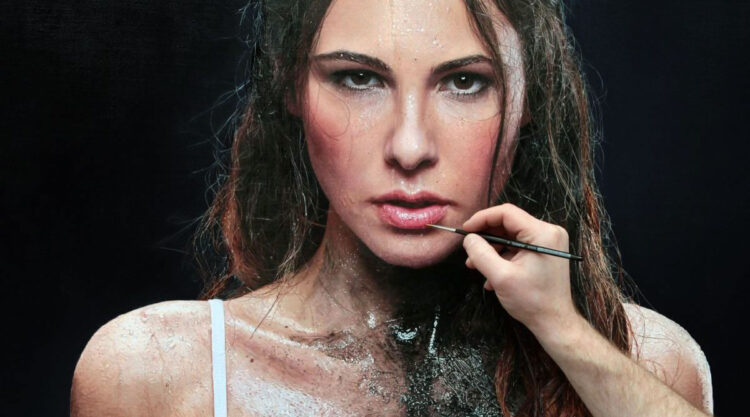 Artist Philipp Webber Creates Hyper-Realistic Portraits That Look Like Photos