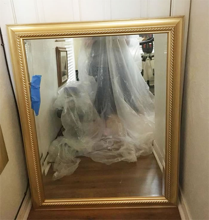 People Trying To Sell Mirrors