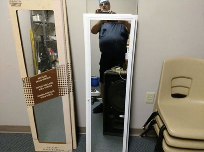 People Trying To Sell Mirrors