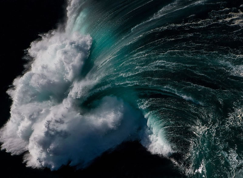 Incredible Photos of Waves By Ray Collins