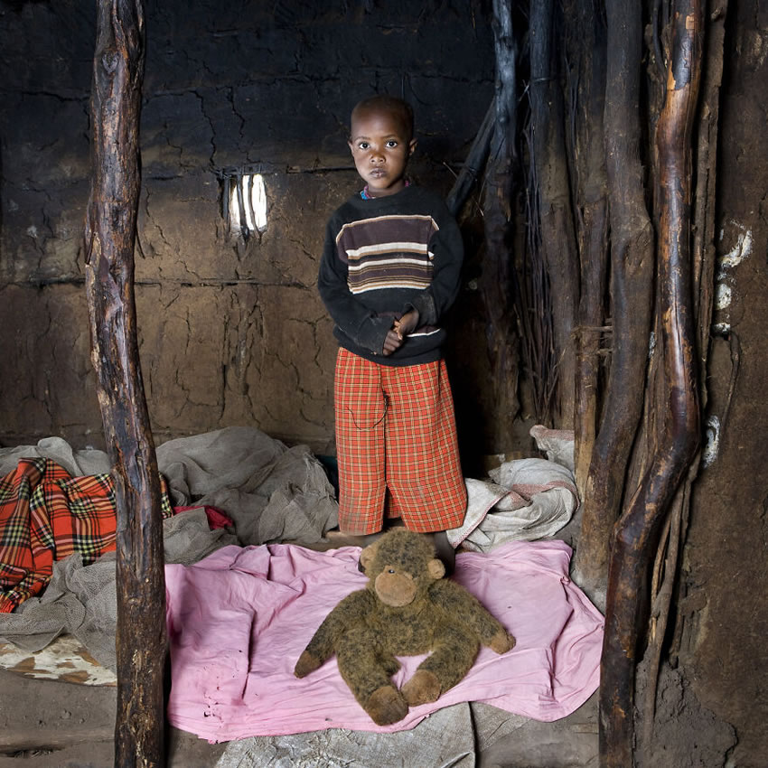 Toy Stories Children Photos By Gabriele Galimberti