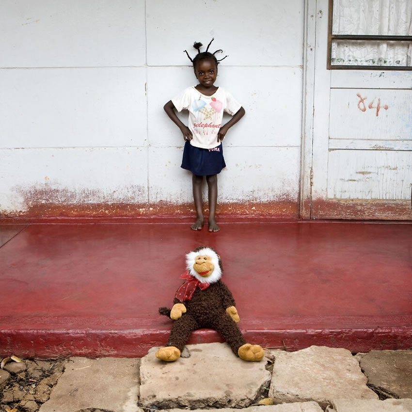 Toy Stories Children Photos By Gabriele Galimberti