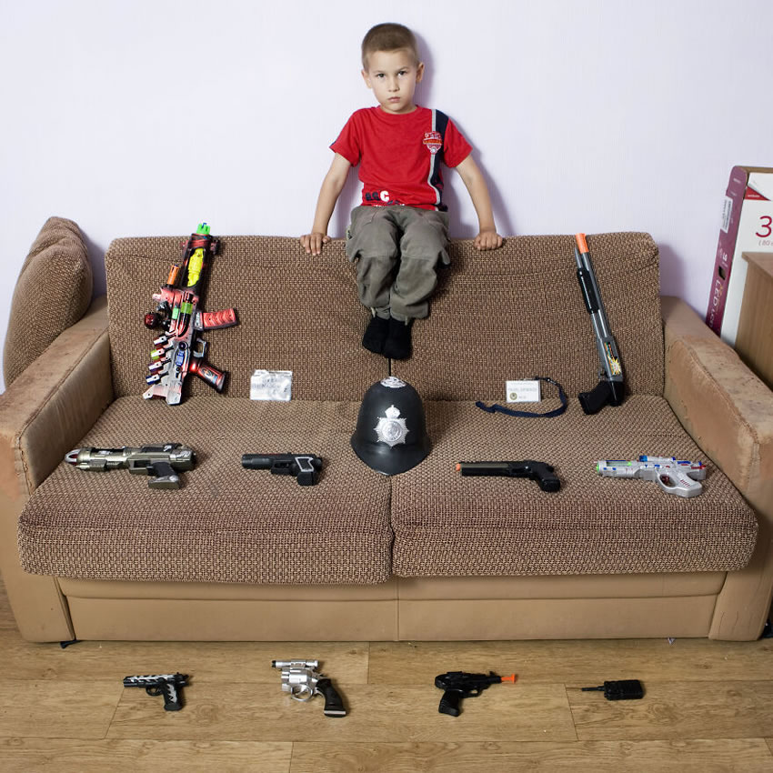 Toy Stories Children Photos By Gabriele Galimberti