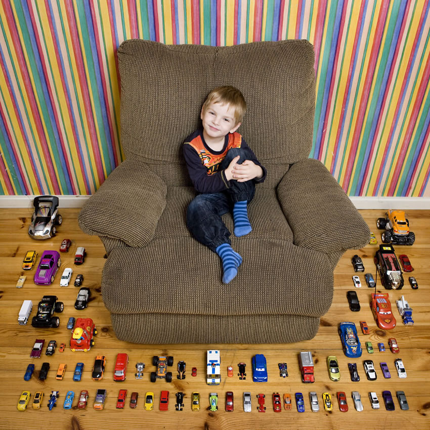 Toy Stories Children Photos By Gabriele Galimberti