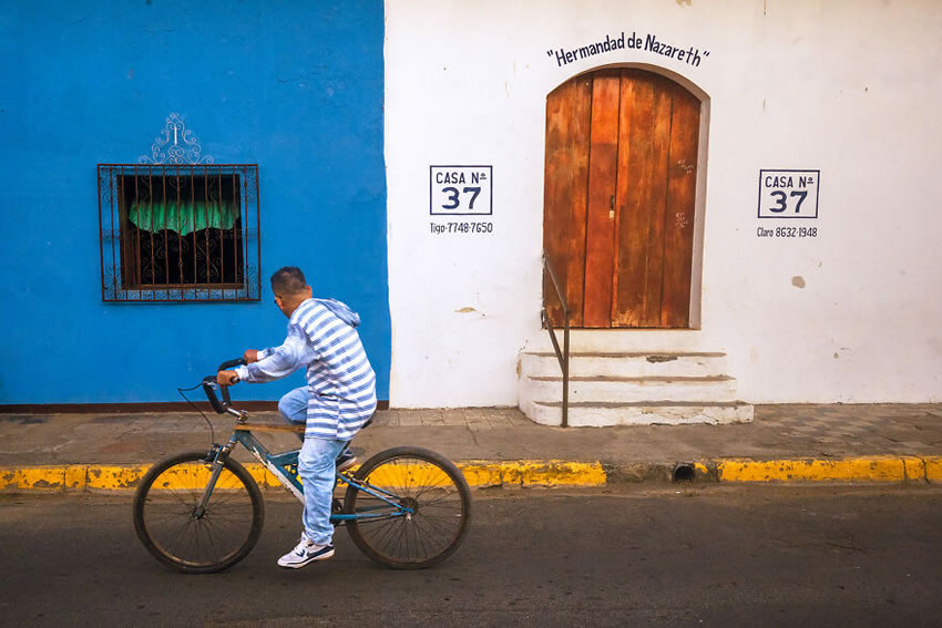 Colorful Street Photography Of Nicaragua By Dan Morris