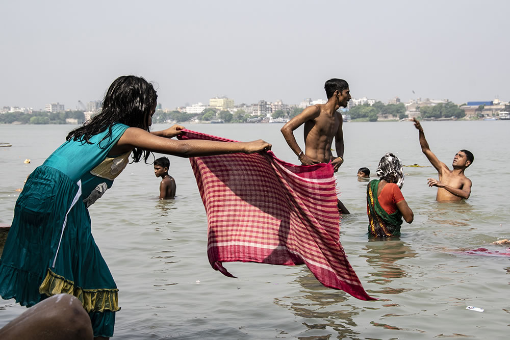 Indian Street Photography By Goutam Maiti