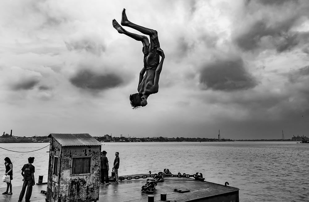 Indian Street Photography By Goutam Maiti