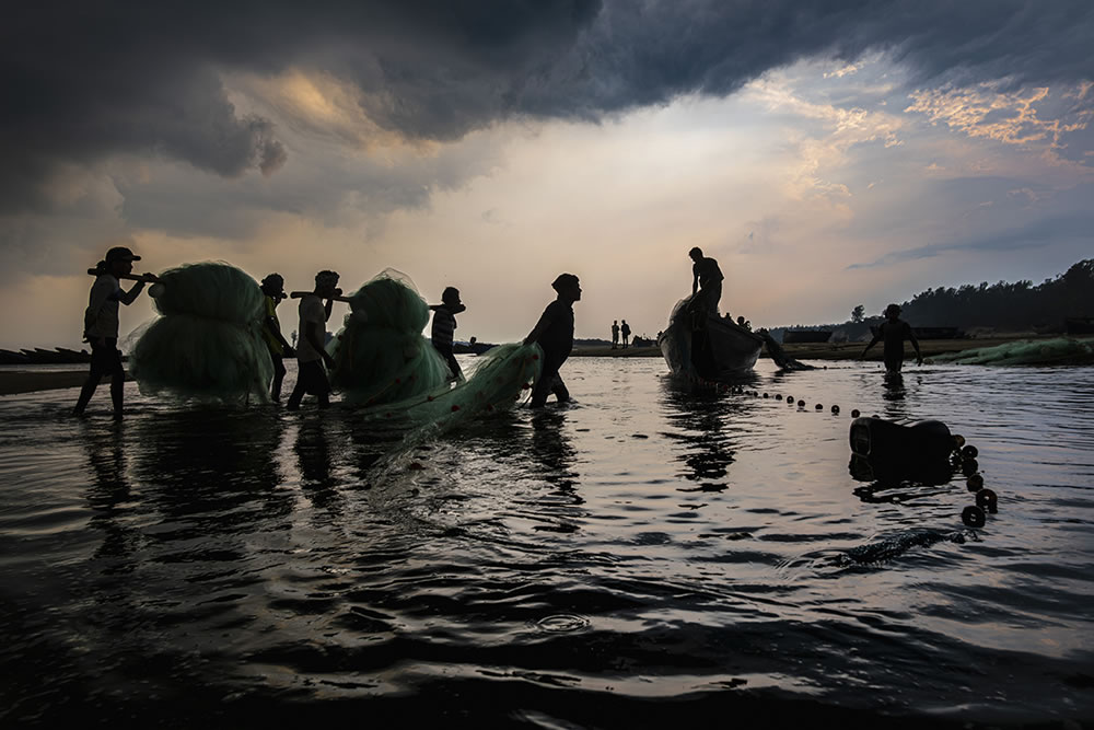 Indian Street Photography By Goutam Maiti