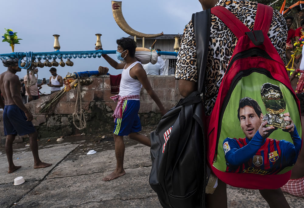 Indian Street Photography By Goutam Maiti