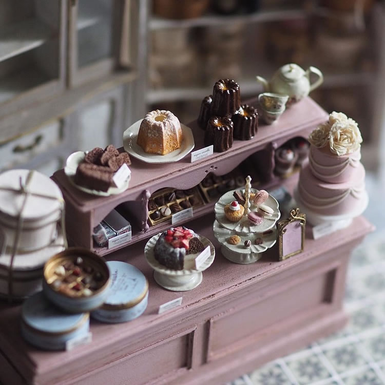 Miniature Antique Furnitures By Kiyomi