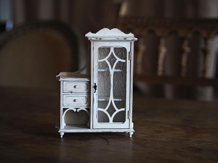 Miniature Antique Furnitures By Kiyomi