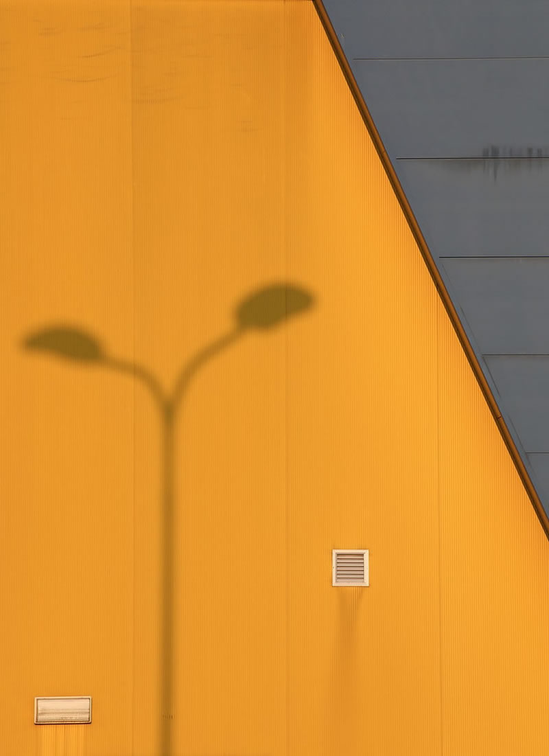 Abstractive and Minimalism Street Photography by Giovanni Tisocco